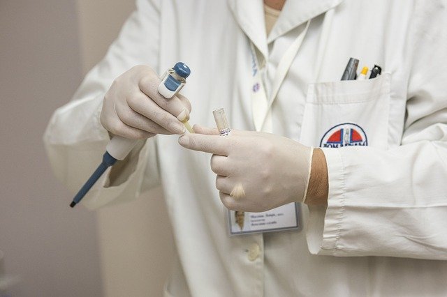 Sanitariusz: Niedoceniony bohater w służbie zdrowia
